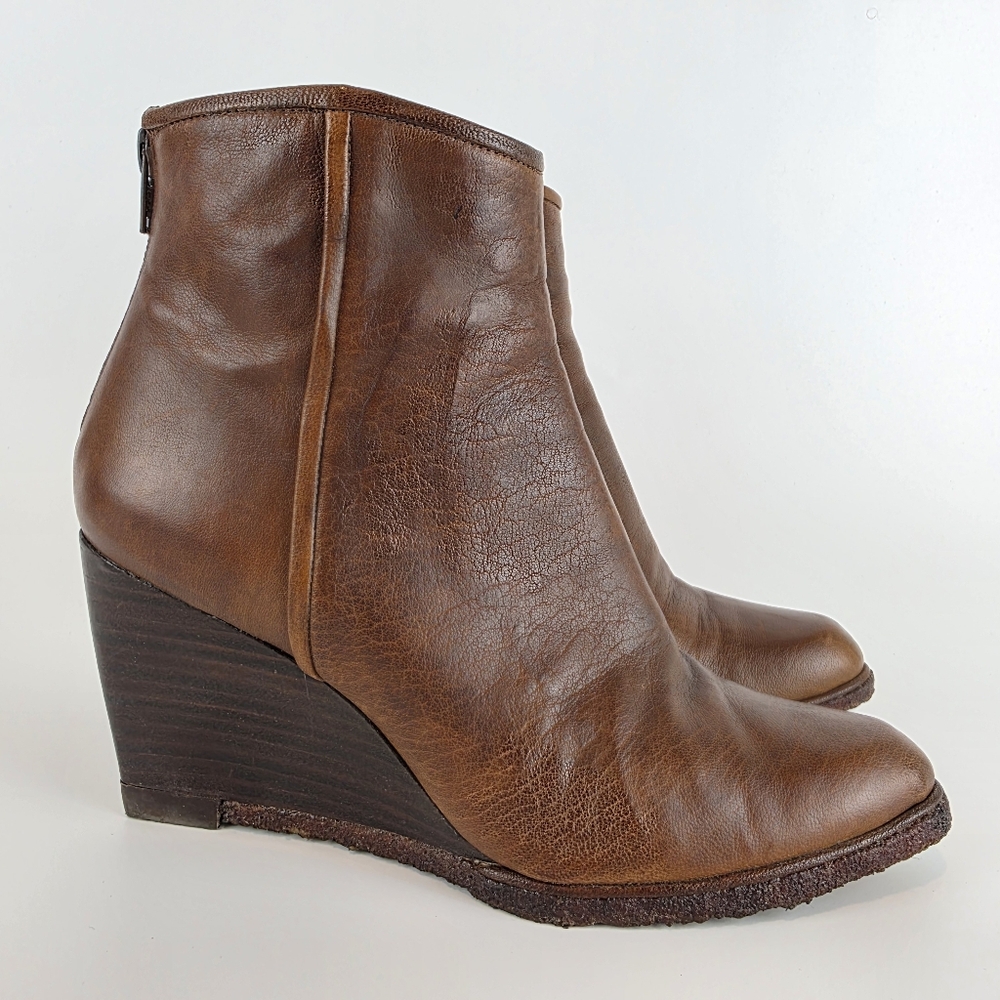 Stuart Weitzman Women's Brown Leather Wedge Heel Boot Ankle Bootie Gum Sole sz 8